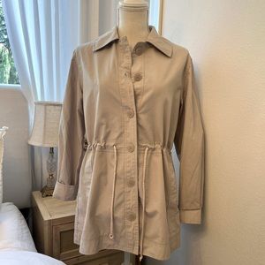 London Fog neutral beige tie coat button and tie closure